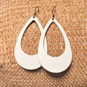 Chic White Teardrop Earrings